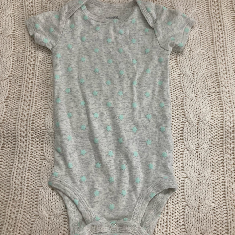 Carter’s onesie t-shirt